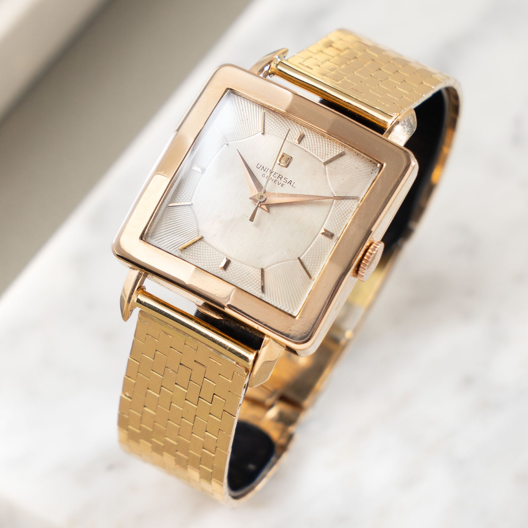 Universal Genève “Cioccolatone“ 18k Rose Gold Oversized Dress-watch with unique Guilloché Dial on Brick Style Bracelet ref. 10228 2