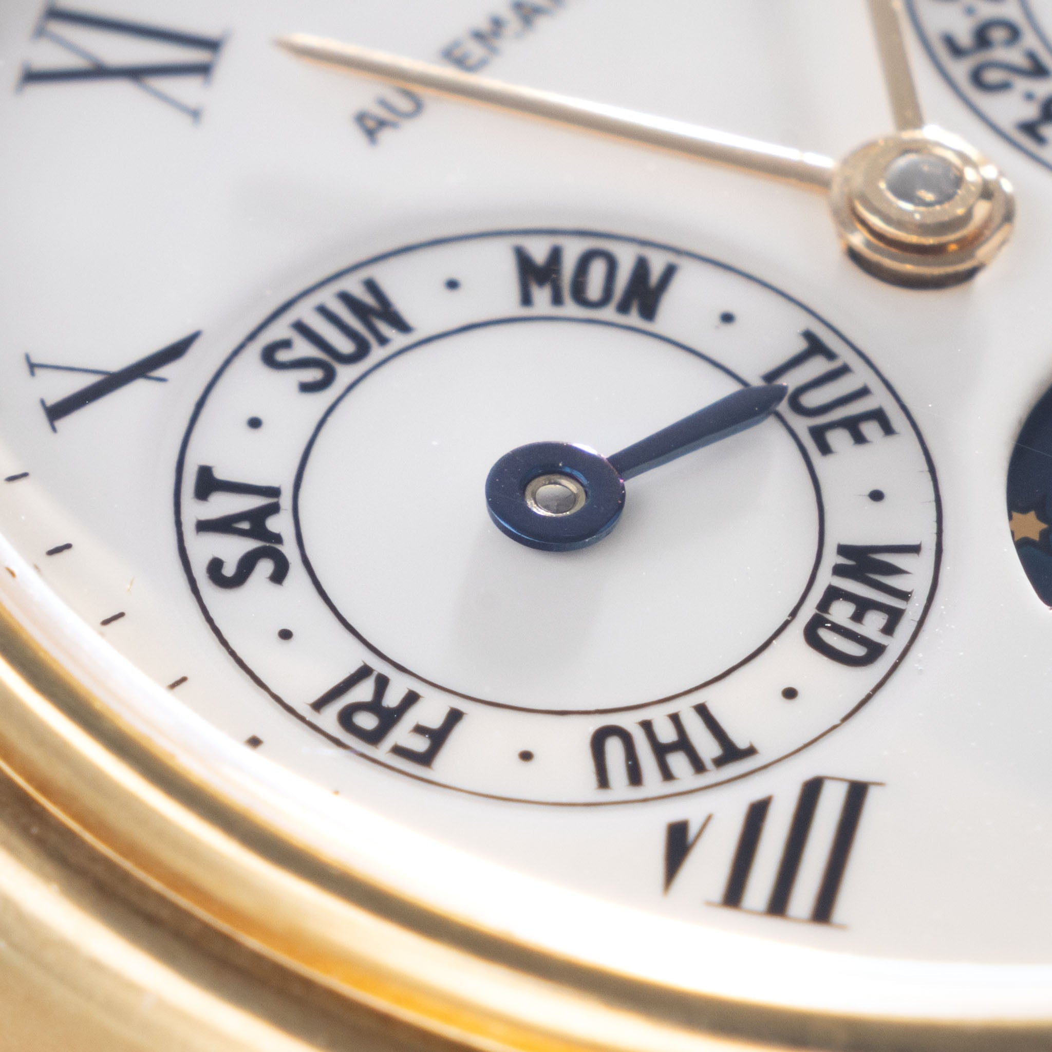 Audemars Piguet Day-Date Moon-phase Enamel dial in 18 k yellow gold ref 25589BA with original certificate of origine