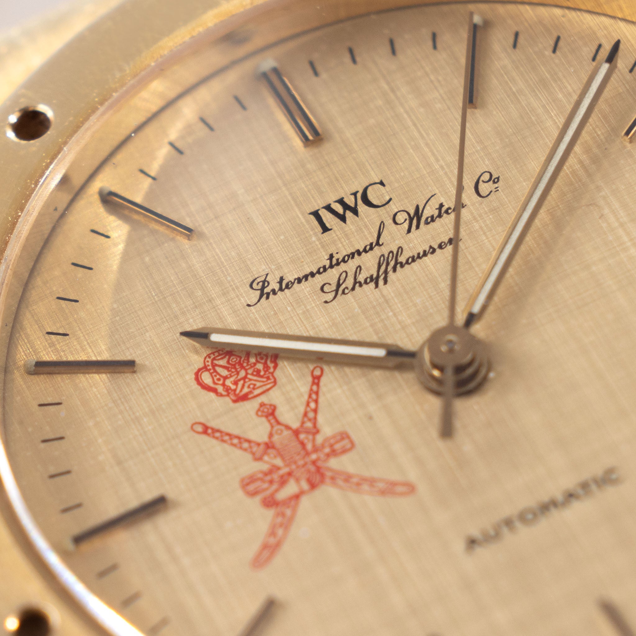 IWC Ingenieur SL Linen Khanjar Dial from original owner family with Box, Booklets , original certificate of origin and Provenance ref 9227 in 18 k yellow gold