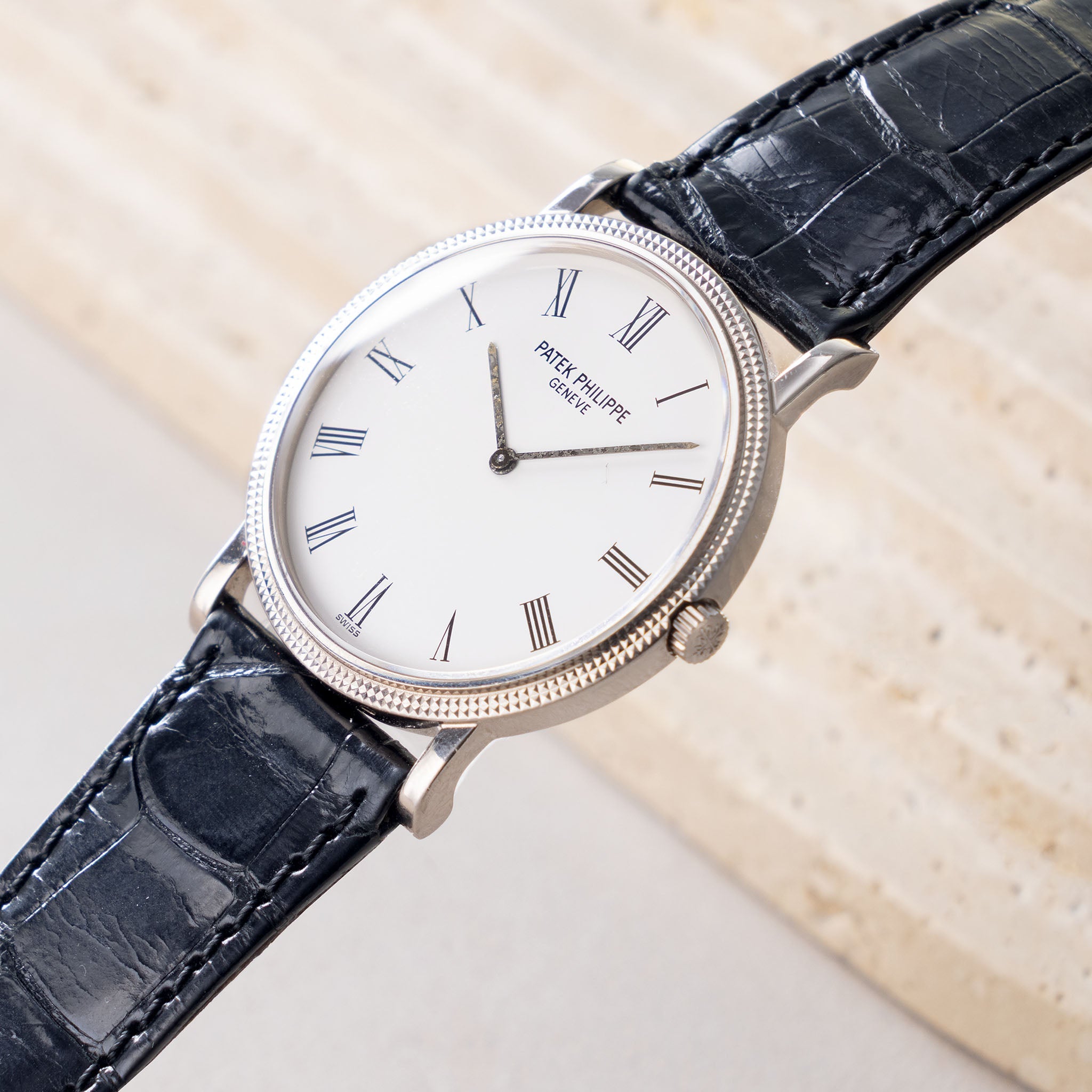 Patek Philippe Calatrava 3520G Clous de Paris in 18k White gold Porcelain Dial with Original Certificate of Origin