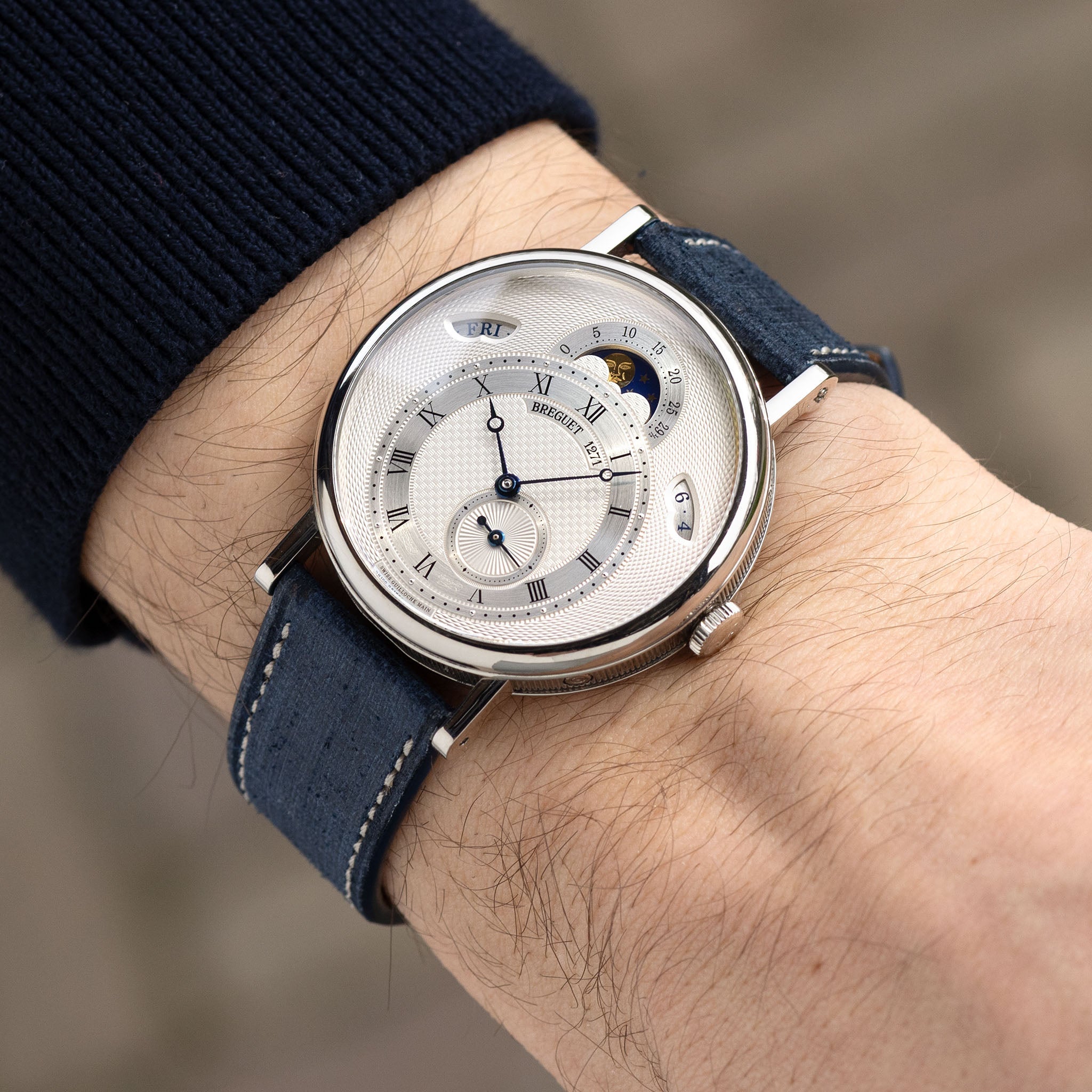 Breguet Classique Calendrier Day Date moon phase Guilloché dial in 18 k white gold ref 7337BB
