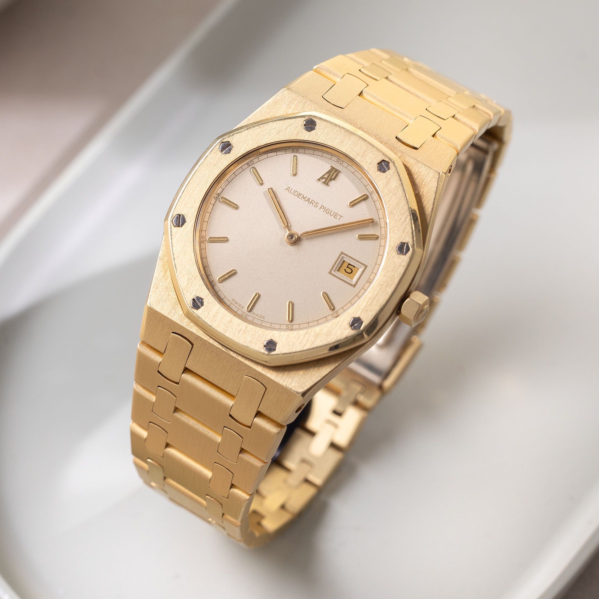 Audemars Piguet Royal-Oak Ultra Thin 56175BA in 18k Yellow Gold Cream Dial