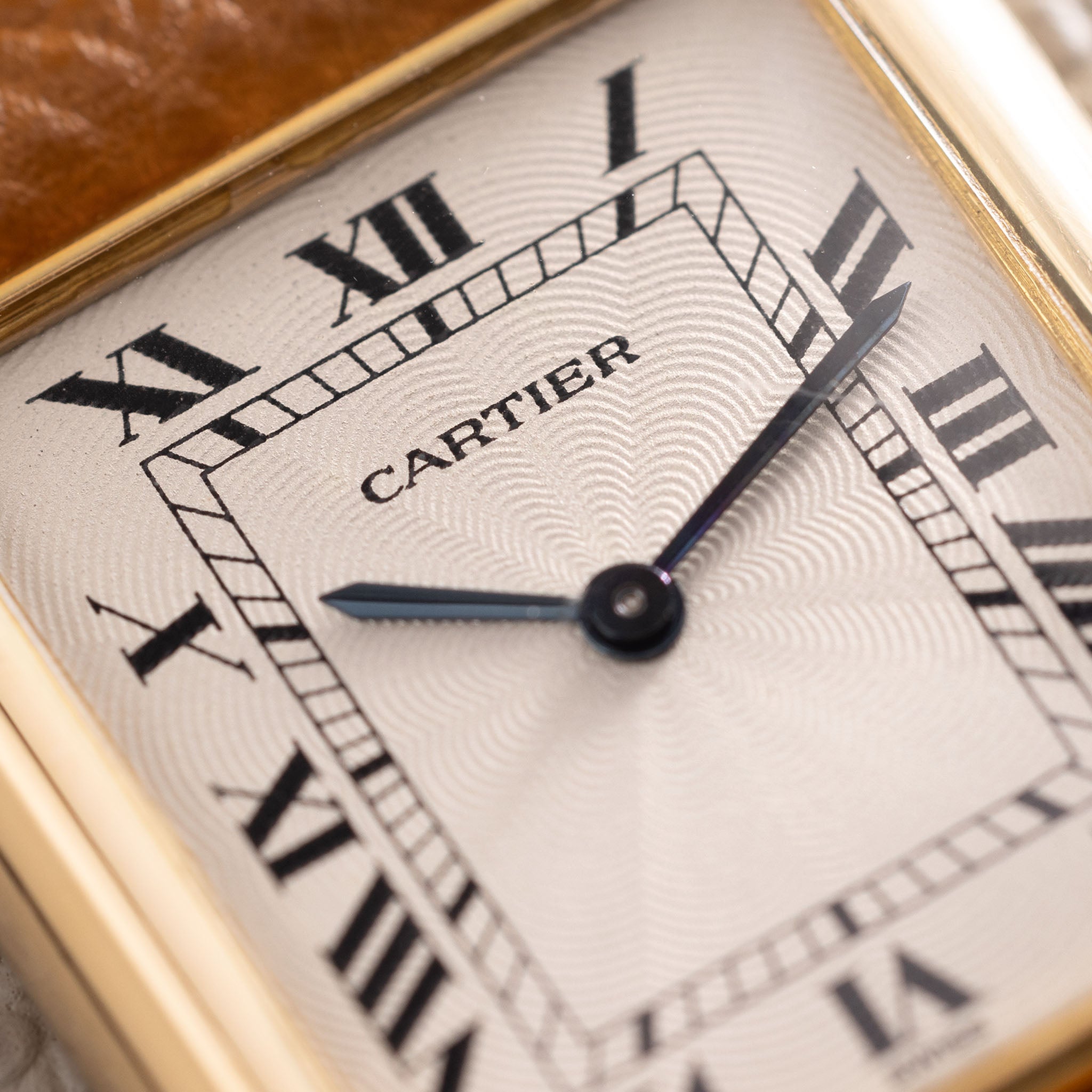 Cartier Tank Louis 1600 18 Karat Gelbgold mit Papieren