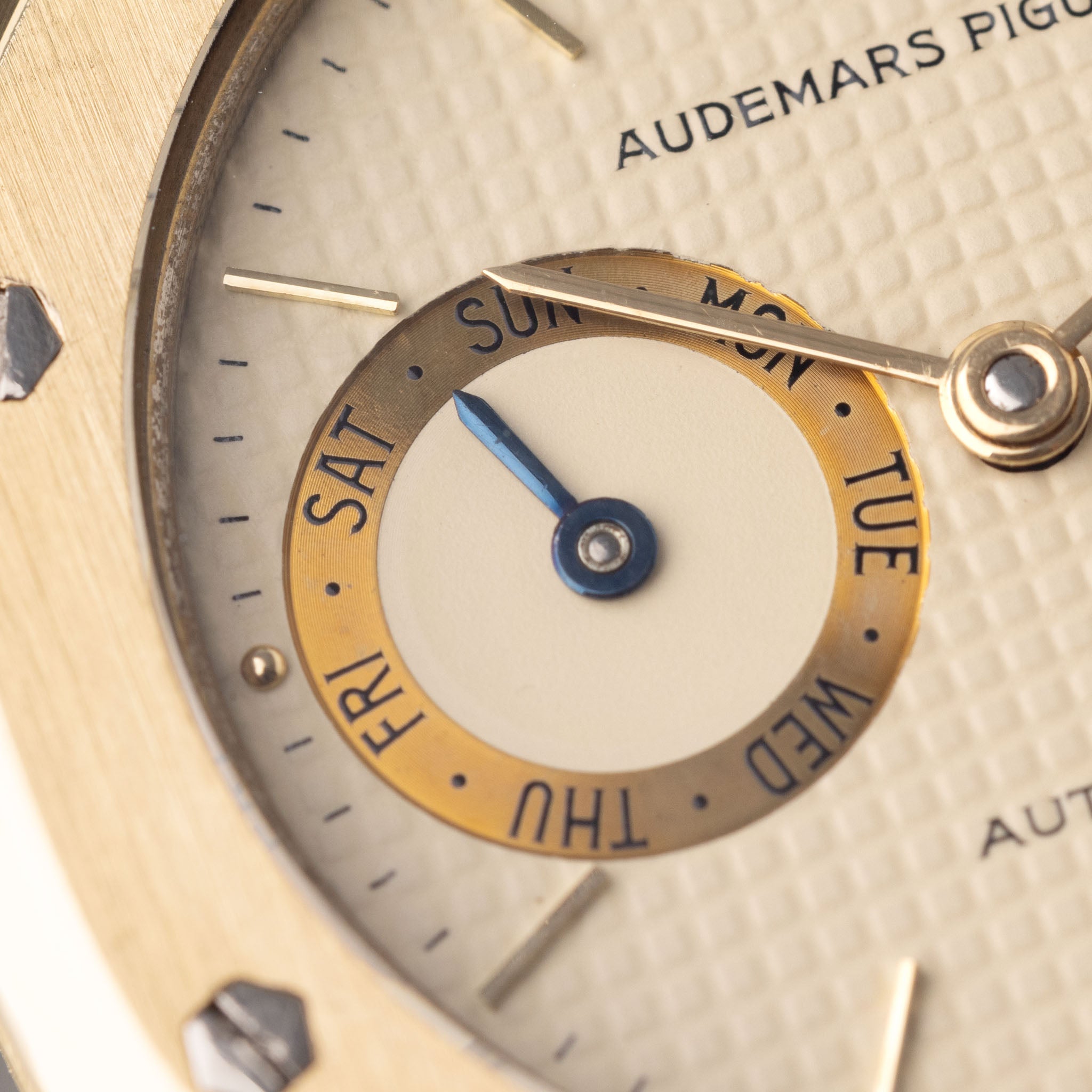 Audemars Piguet Royal Oak Day-Date 25572BA Mit Auszug Aus Archiv