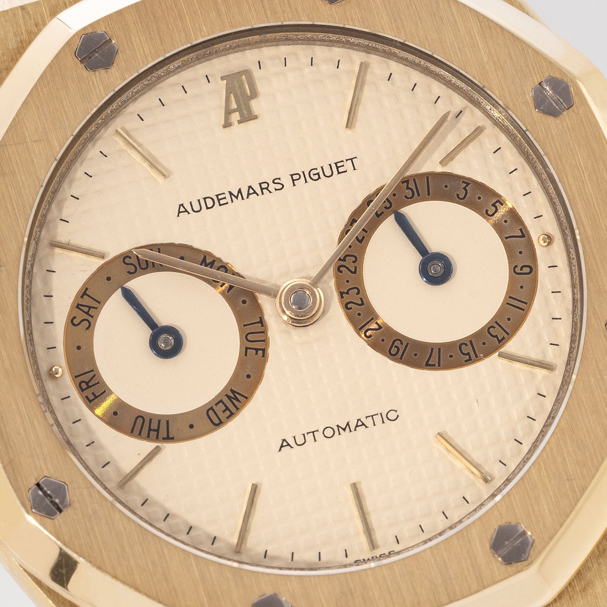 Audemars Piguet Royal Oak Day-Date 25572BA Mit Auszug Aus Archiv