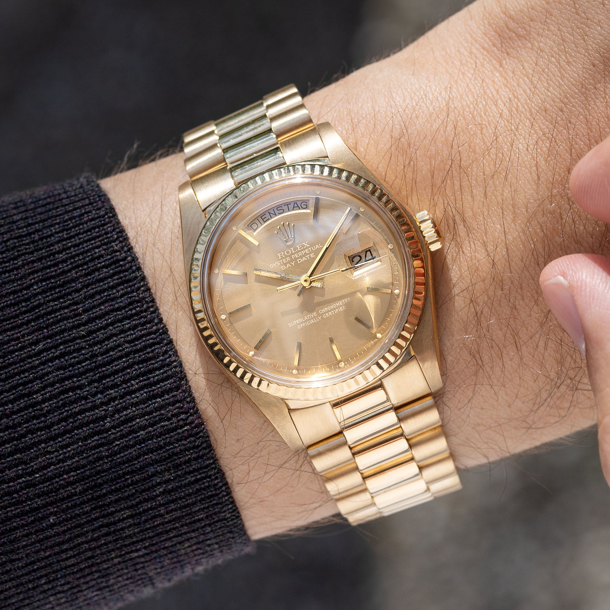 Rolex Day-Date Referenz 1803 mit Havana Zifferblatt in 18 Karat Gelbgold mit Box und Papieren