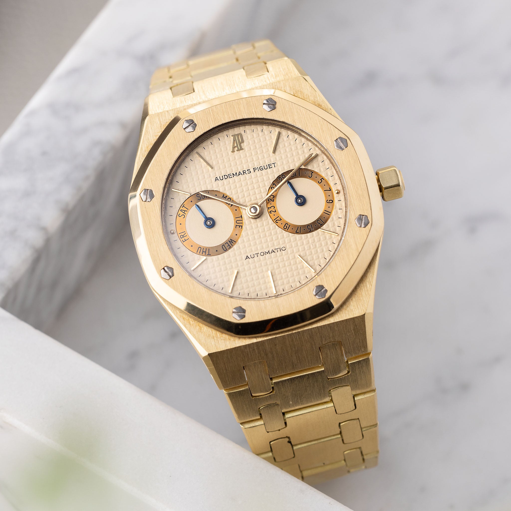 Audemars Piguet Royal Oak Day-Date 25572BA Mit Auszug Aus Archiv