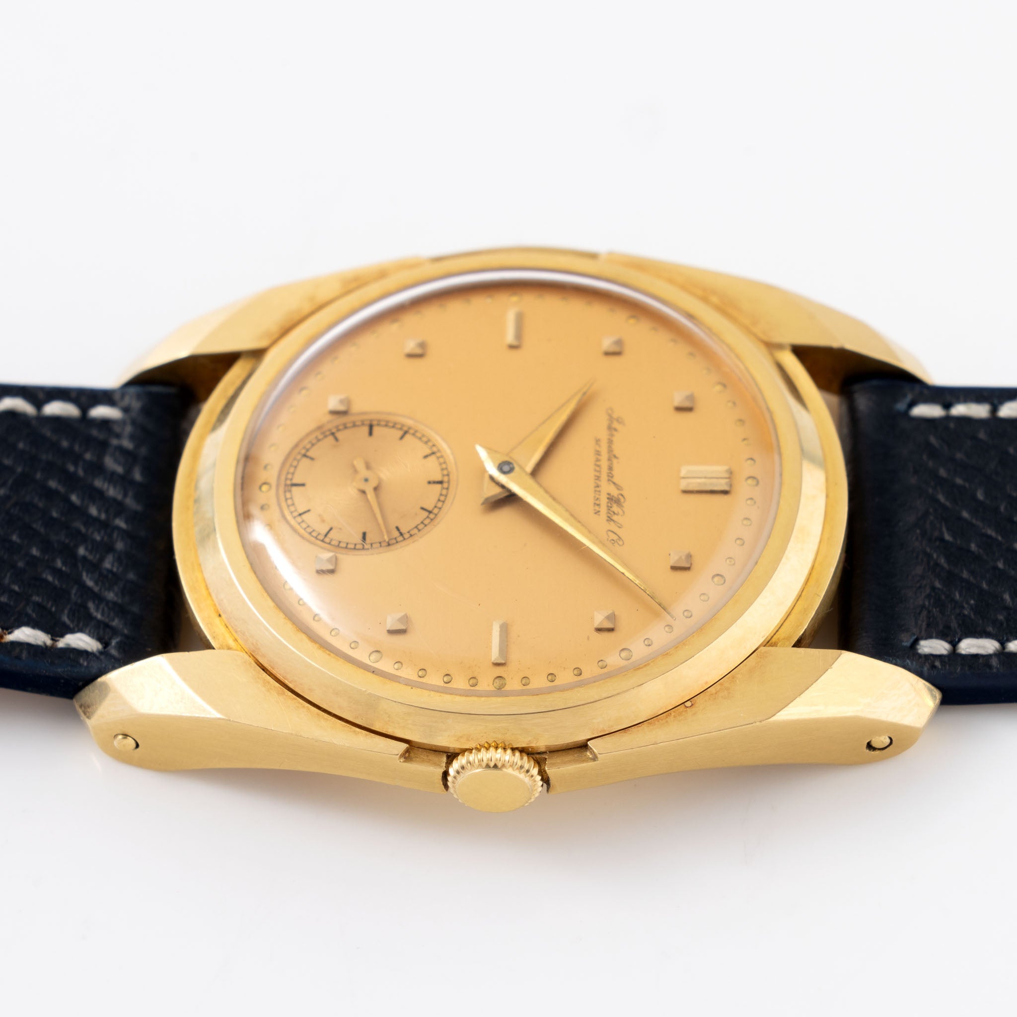 IWC Dresswatch in 18 k yellow gold "UFO " case with box and original guarantee paper 