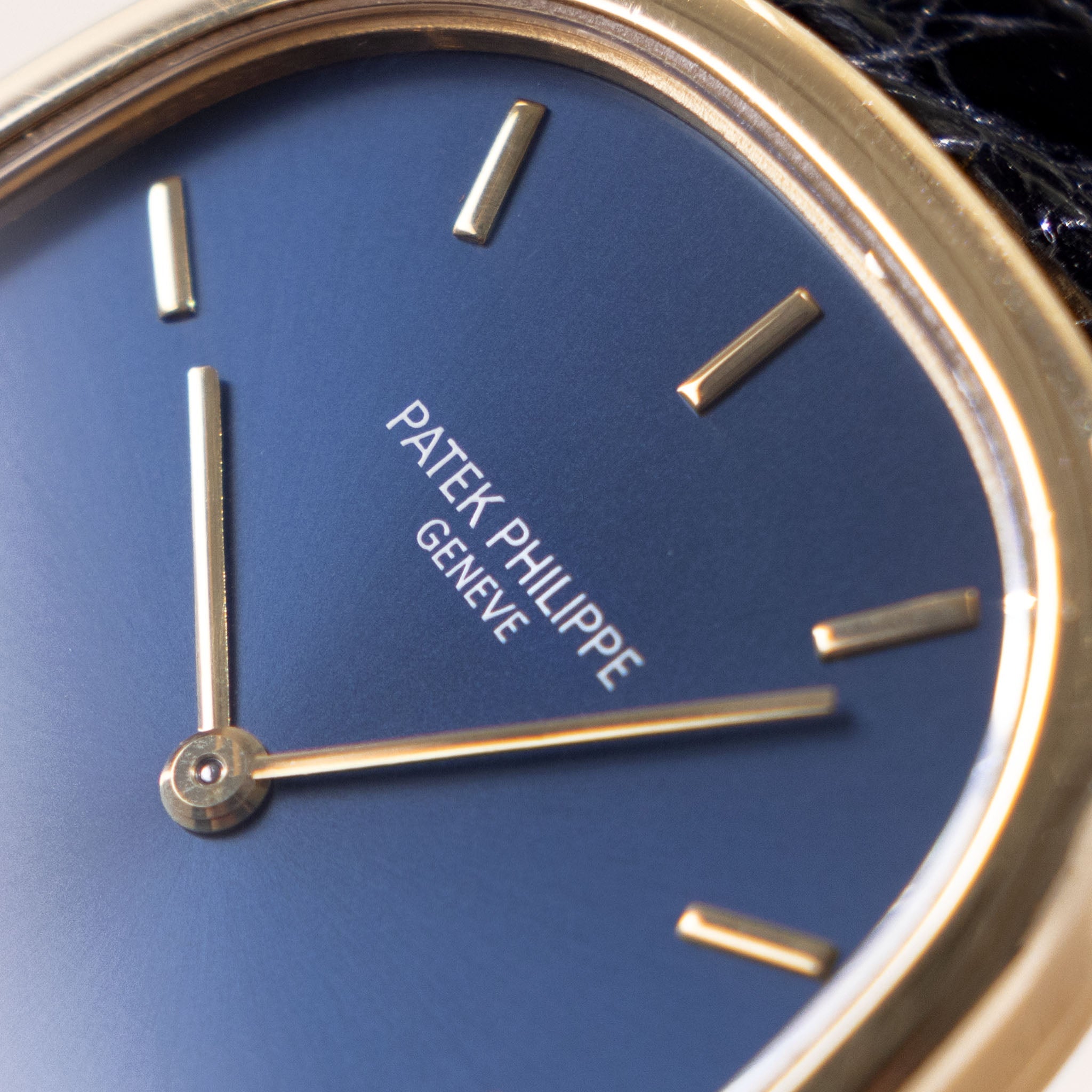 Patek Philippe Ellipse D’Or Yellow Gold Blue Dial Ref 3738 with original certificate d’origin