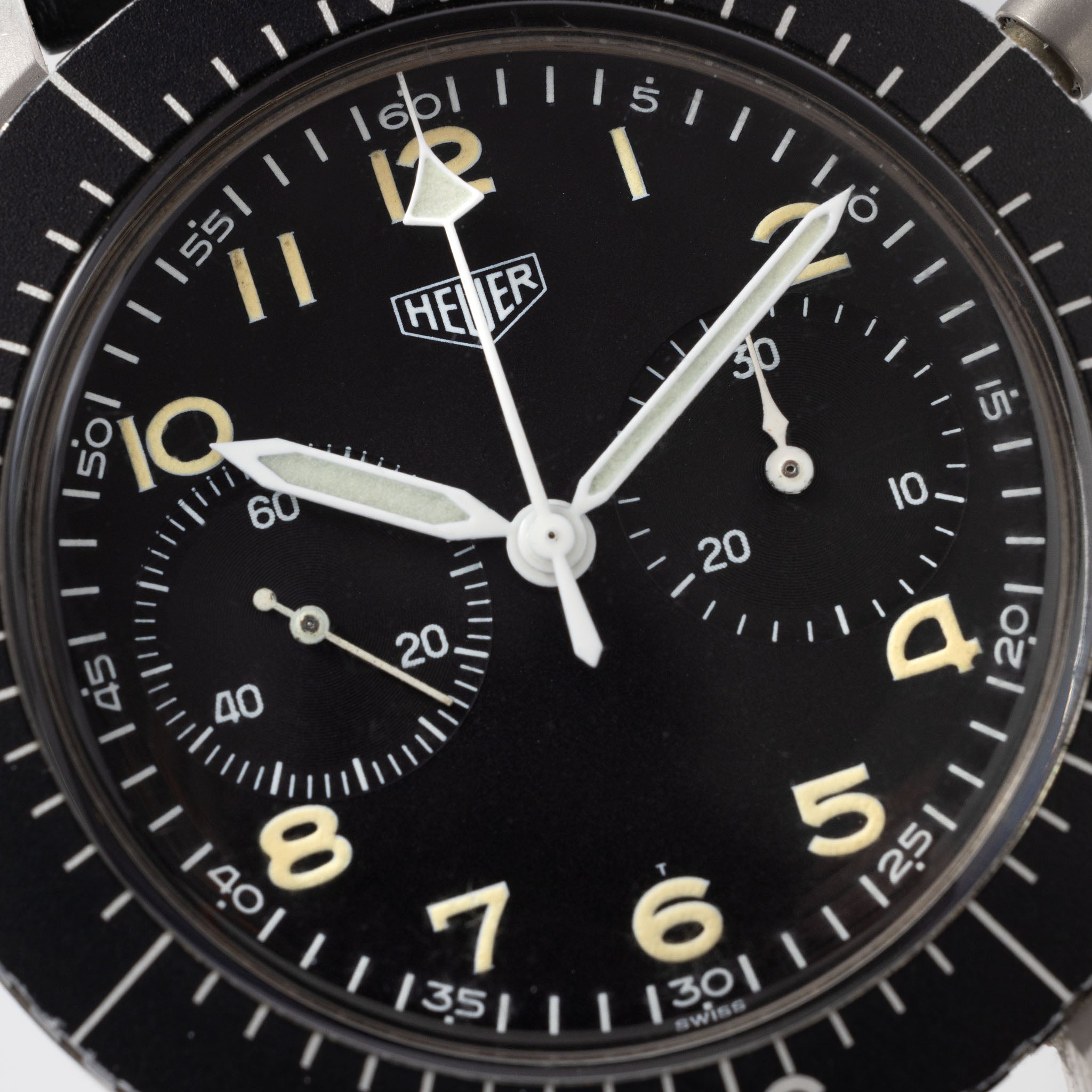 Heuer Bundeswehr Chronograph Referenz 1550SG mit "Small-T" Zifferblatt