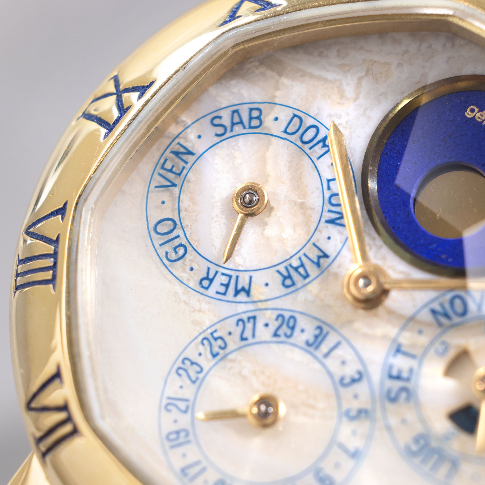 Gerald Genta "Success" Perpetual Kalender Mondphase in 18 Karat Gelbgold Referenz G2994.7