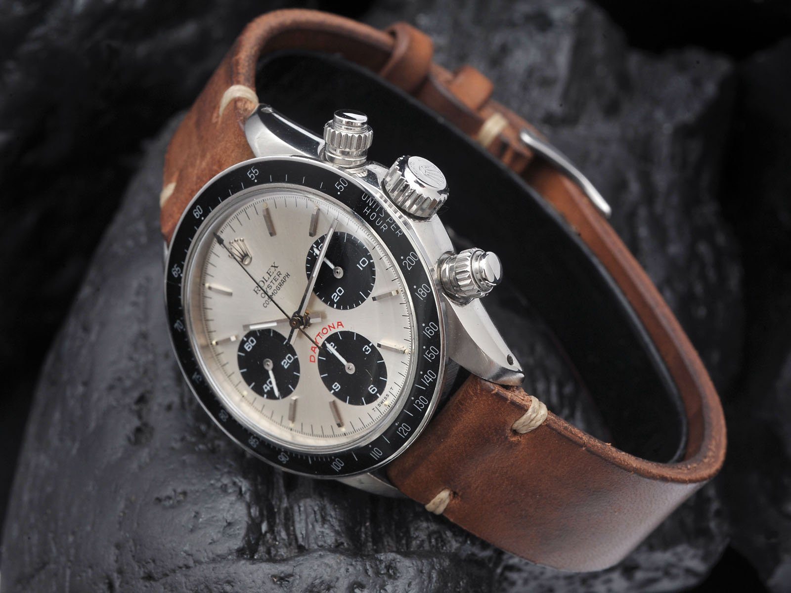 “CURATED” PACK UP AND HIT THE ROAD (COSMOGRAPH DAYTONA 6263)