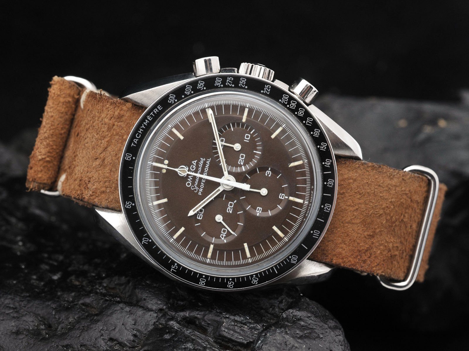 KILLER TROPICAL 1969 OMEGA SPEEDMASTER