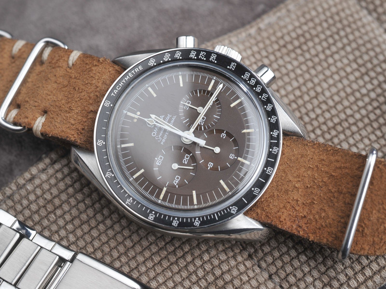 KILLER TROPICAL 1969 OMEGA SPEEDMASTER