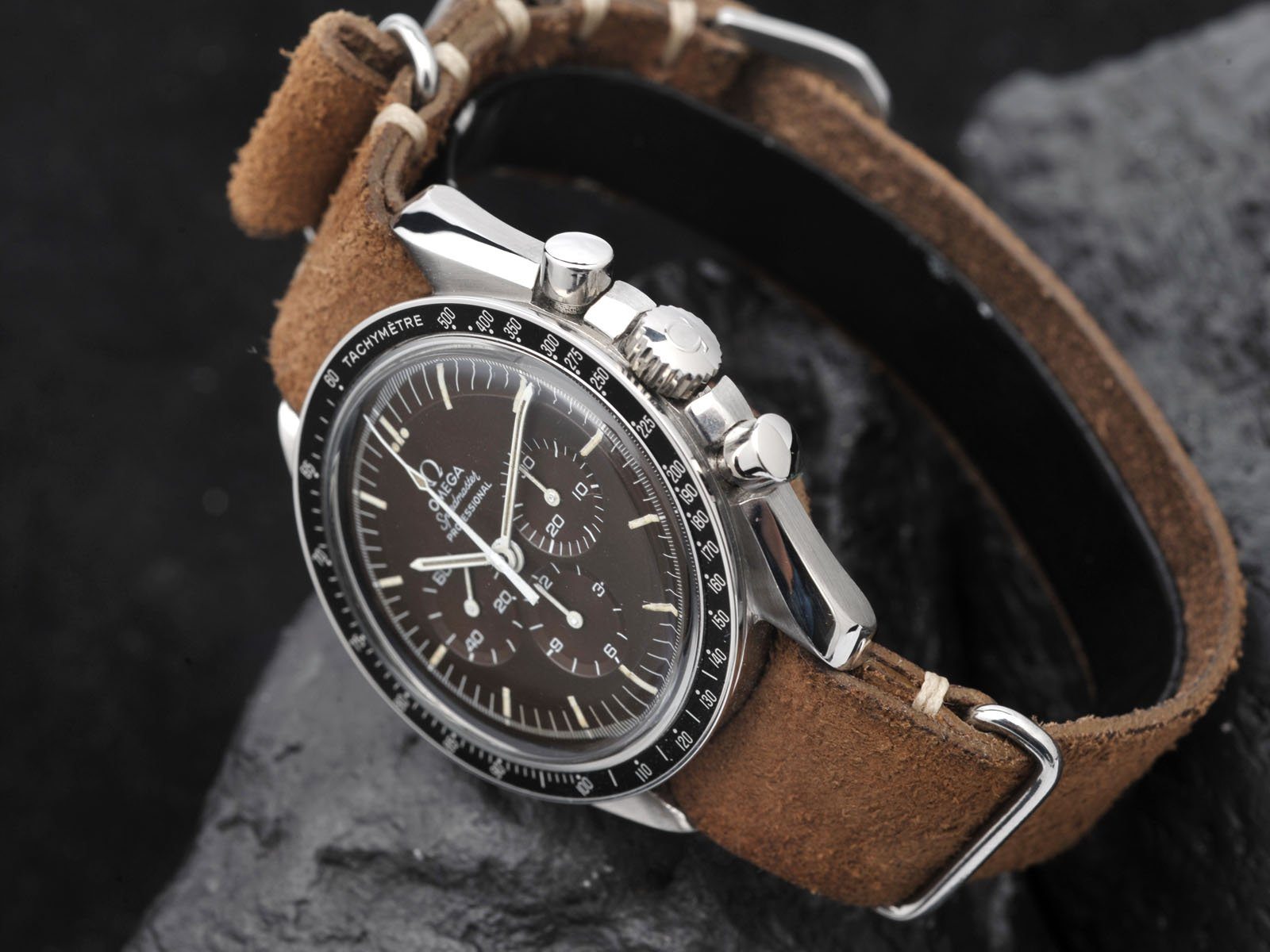 KILLER TROPICAL 1969 OMEGA SPEEDMASTER