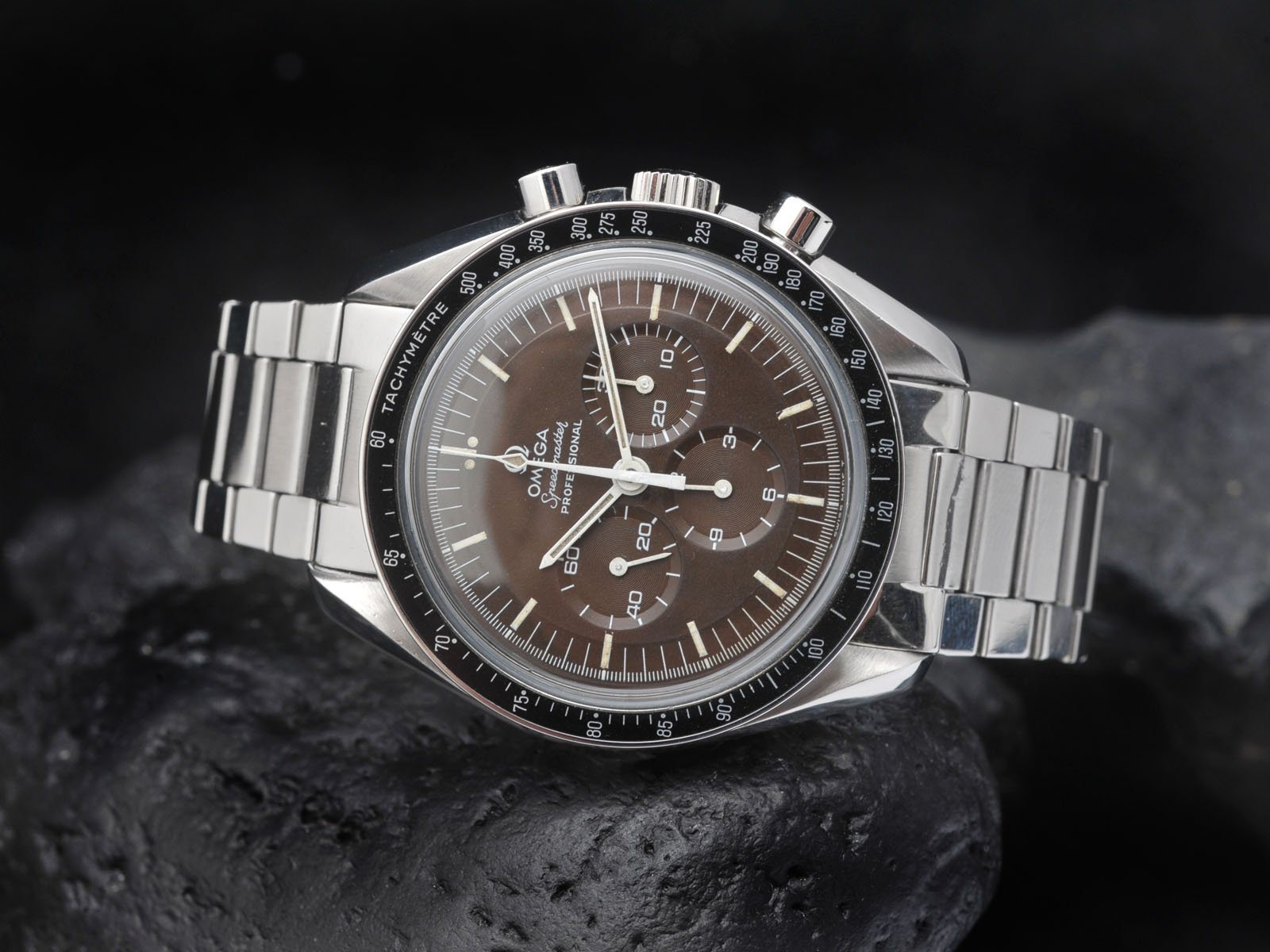 KILLER TROPICAL 1969 OMEGA SPEEDMASTER