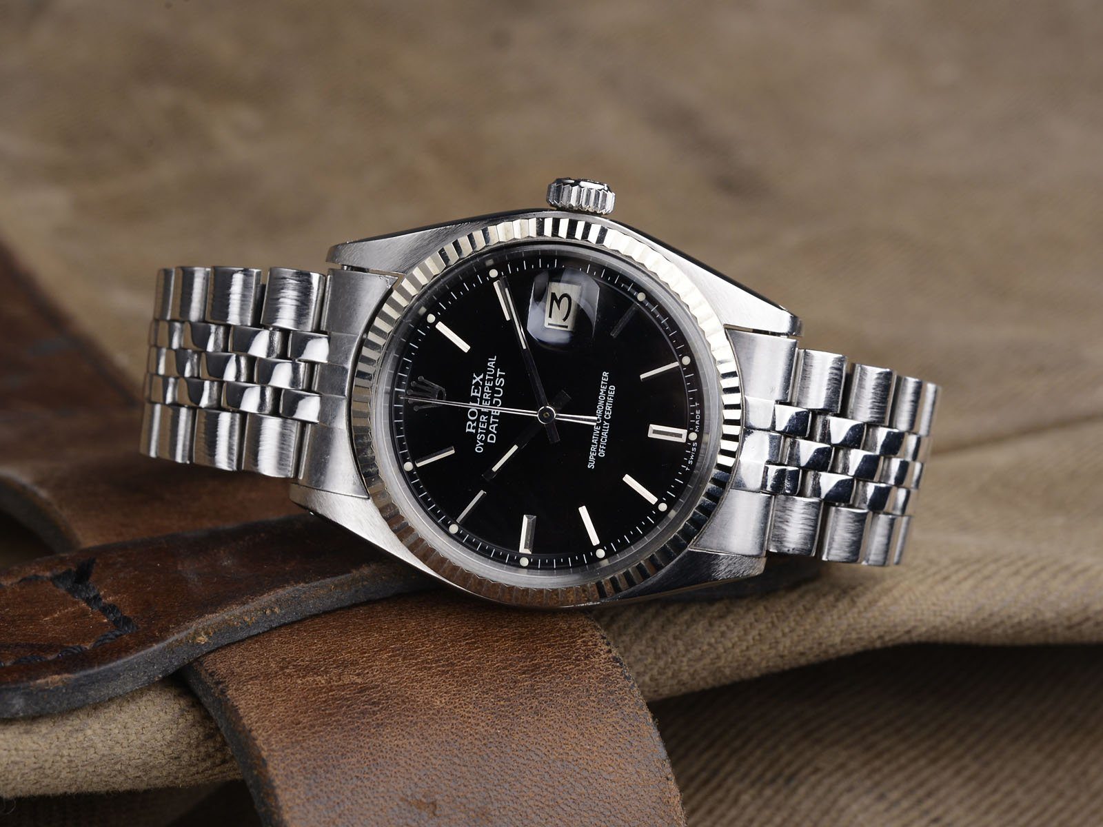 GLOSS BLACK DIAL ROLEX DATEJUST 1601