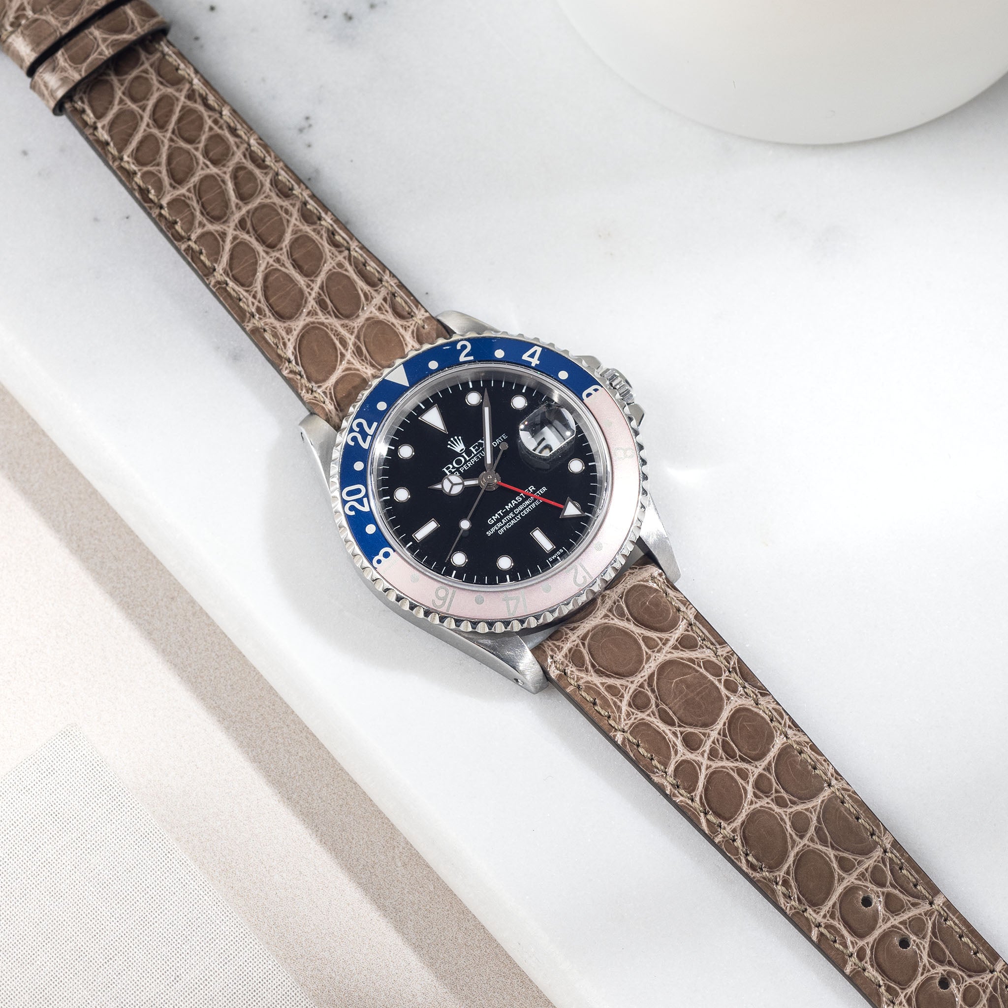 Rolex GMT 16700 mit grauem Alligatorleder Uhrenarmband