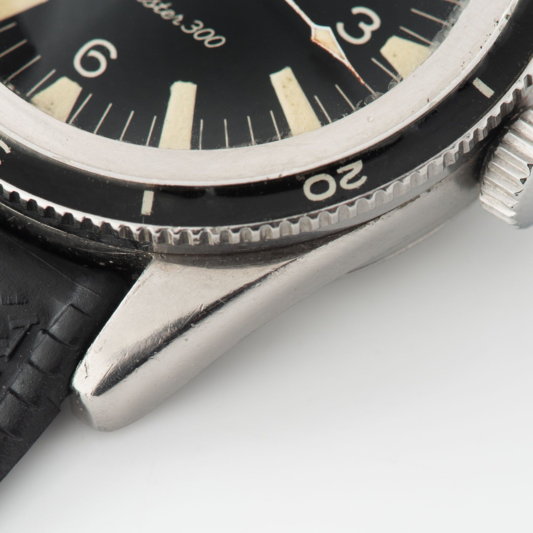 Omega Seamaster 300 165.014 Bakelite Bezel