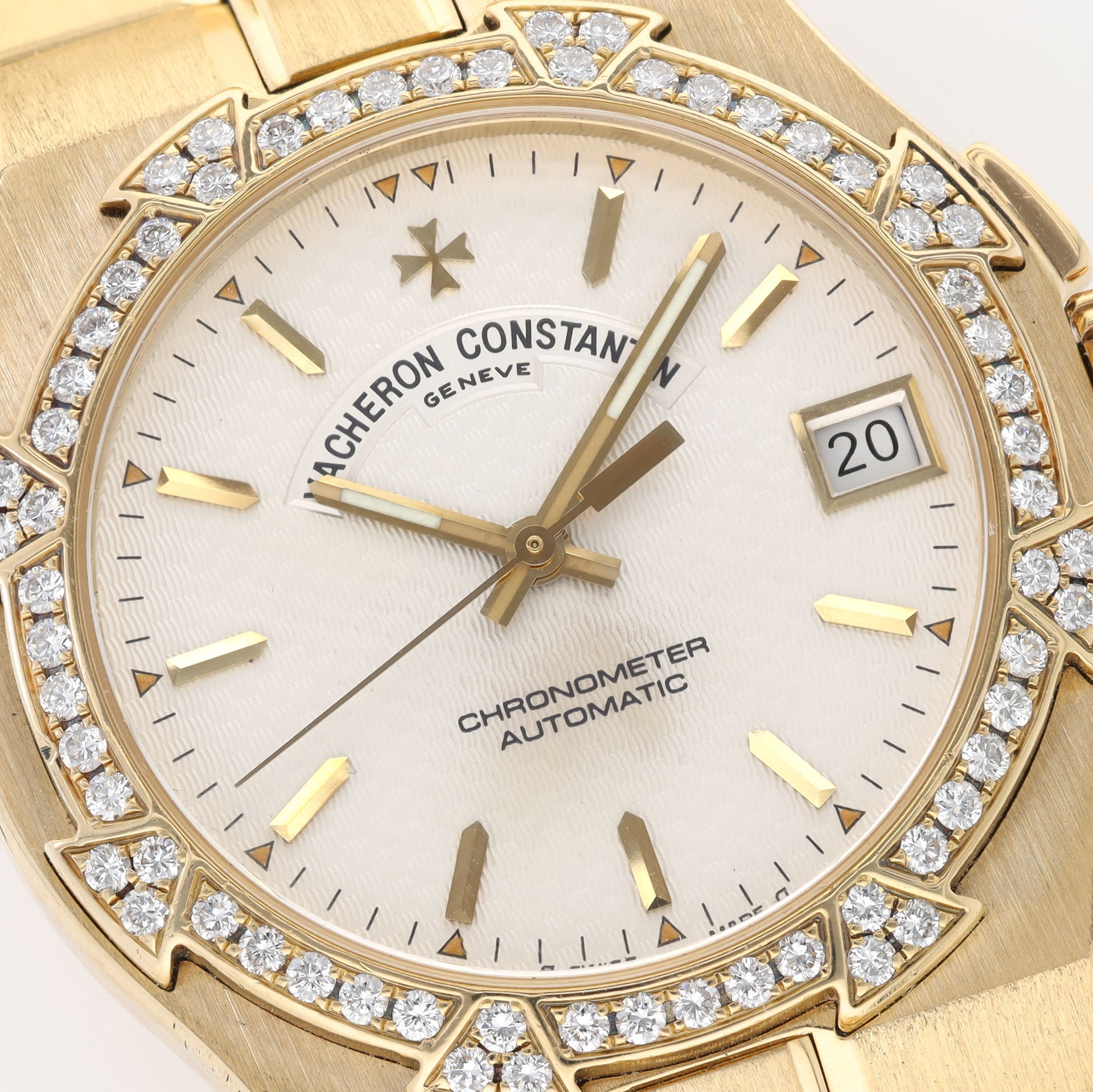 Vacheron Constantin Overseas 42050/423J Yellow Gold Diamond Bezel