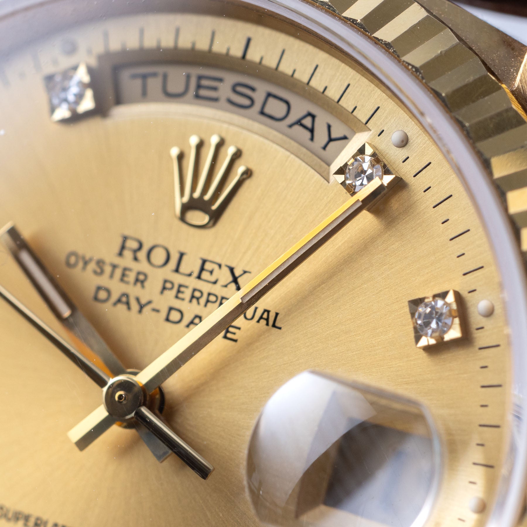 ROLEX DAY-DATE 18238 Diamant Besetztes Zifferblatt mit Papieren