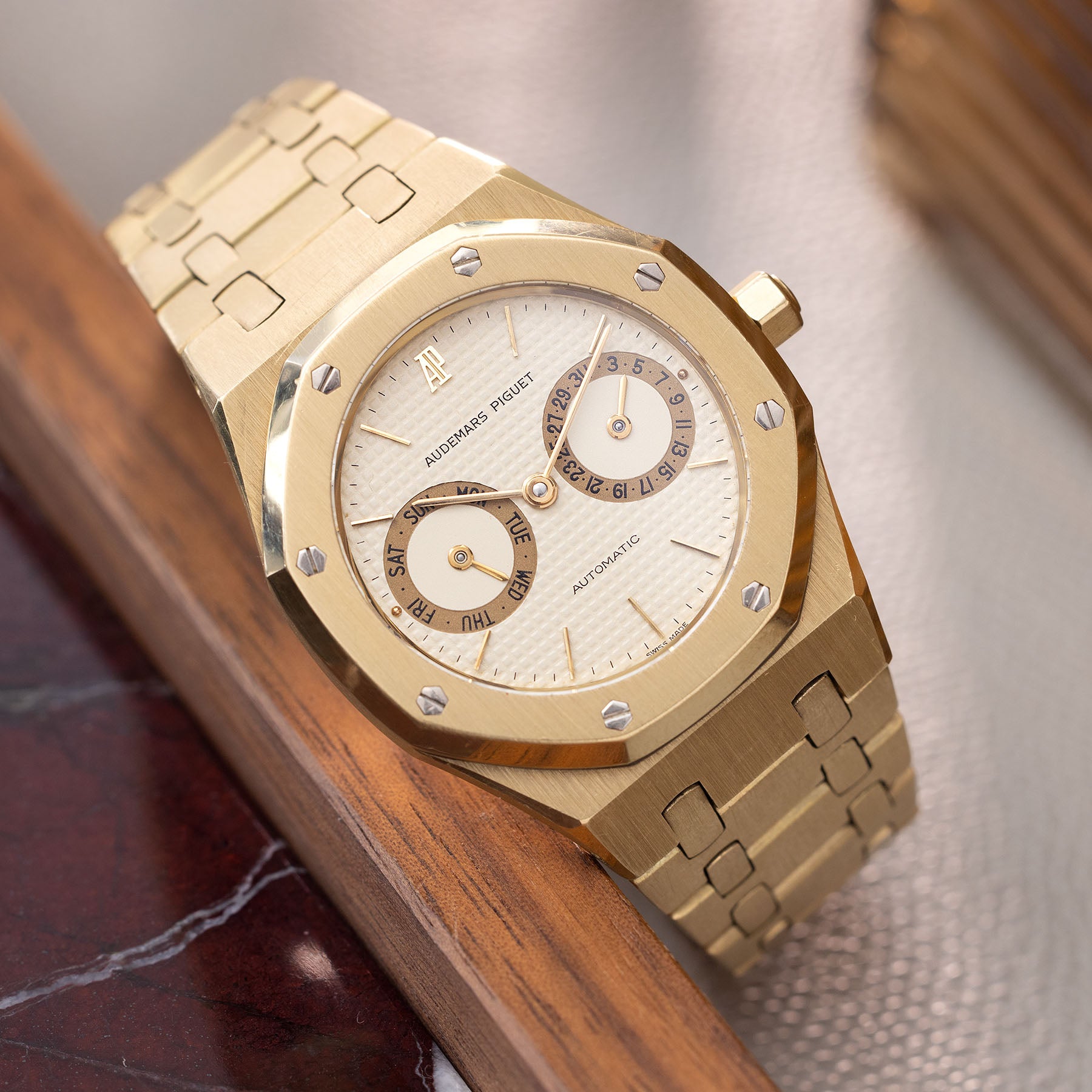Audemars Piguet Royal Oak Day-Date 25572BA 18 Karat Gelbgold