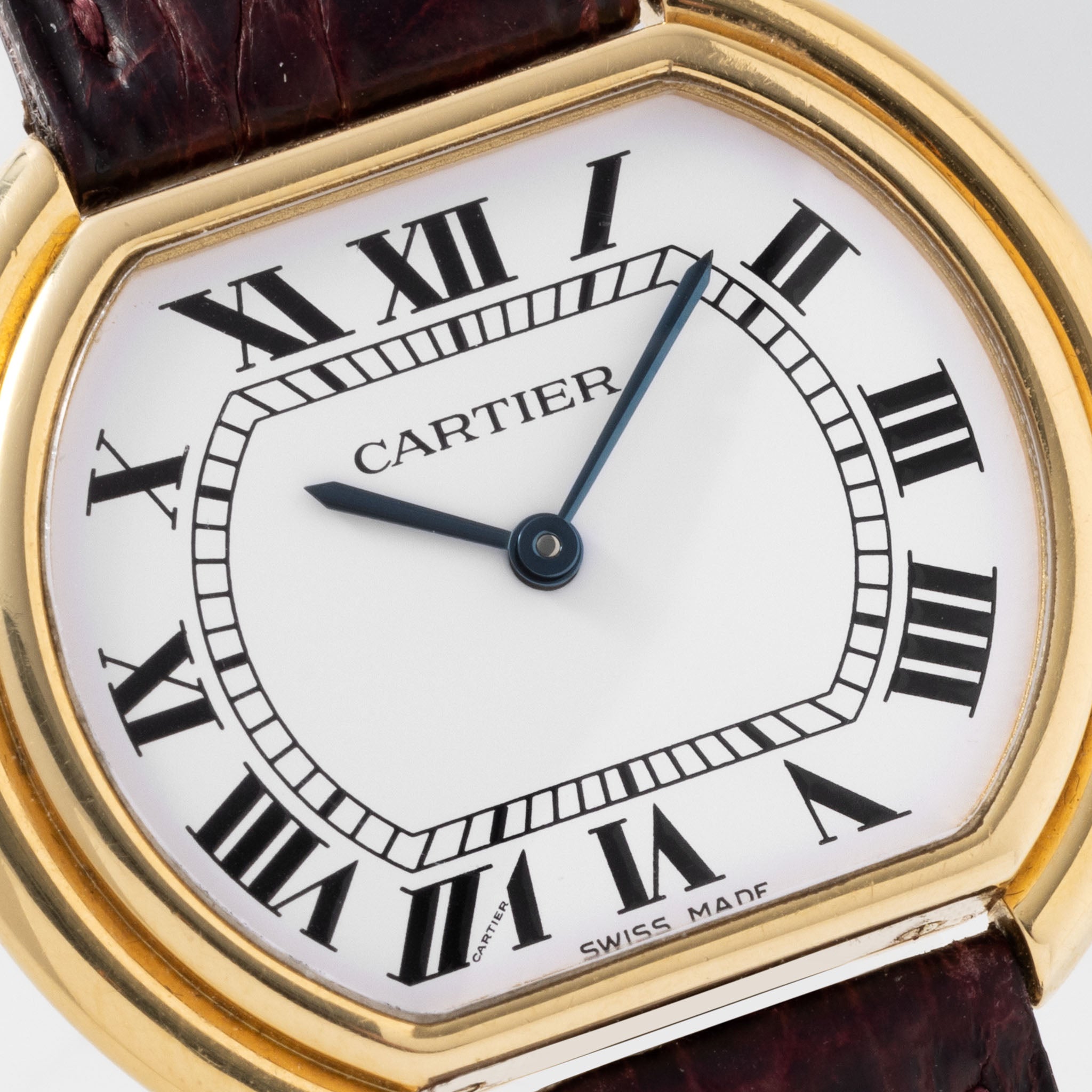 Cartier Large Gondole Ellipse 18 Karat Gelbgold