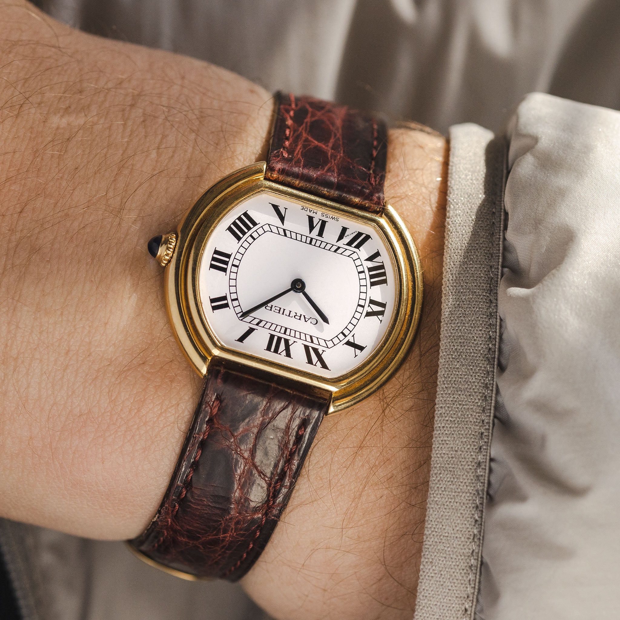 Cartier Large Gondole Ellipse 18 Karat Gelbgold
