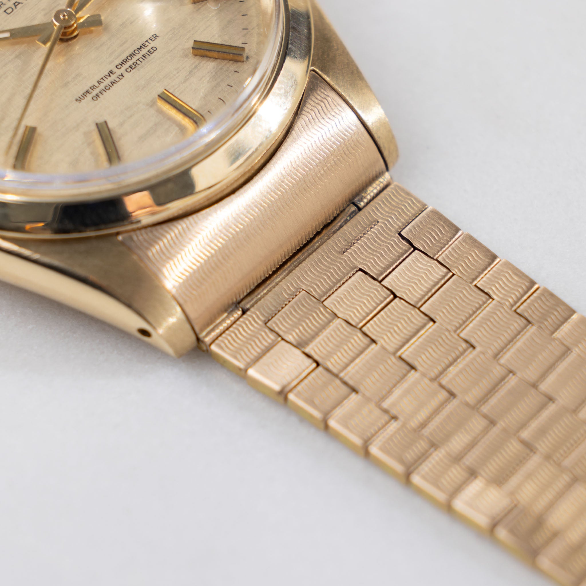Rolex Date Shantung Dial 14kt Yellow Gold ‘Brick’ Bracelet Ref 1500