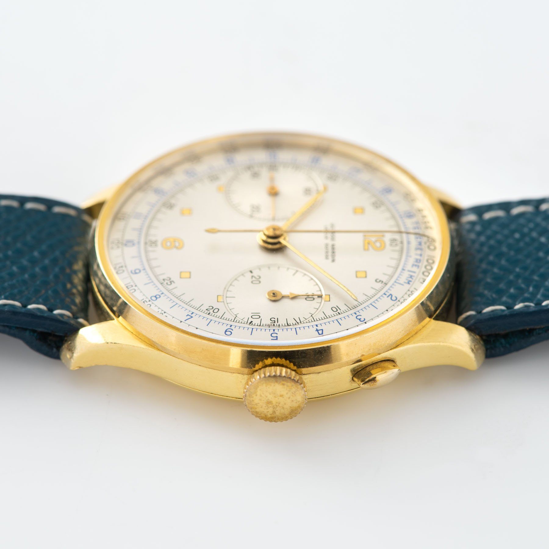 Ulysse Nardin Yellow Gold Mono Pusher Chronograph in 18 yellow gold