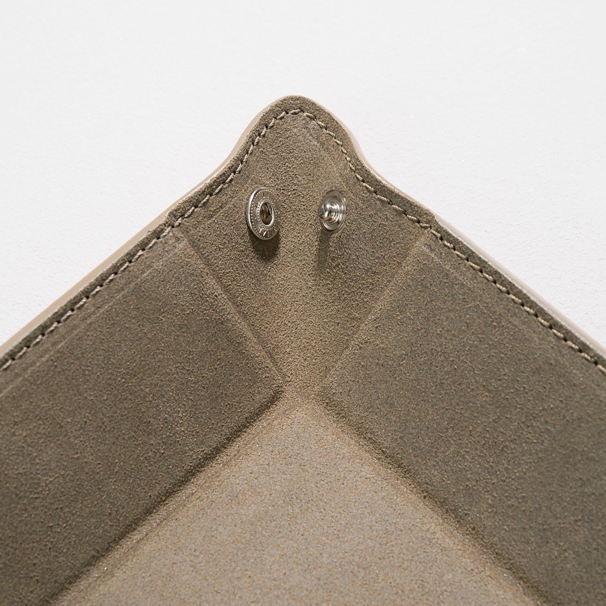 Travel Rugged Lederablage Tate
